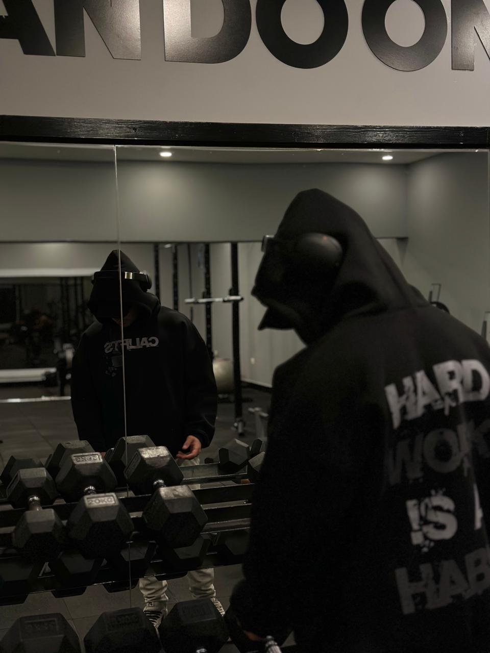 HOODIE 01